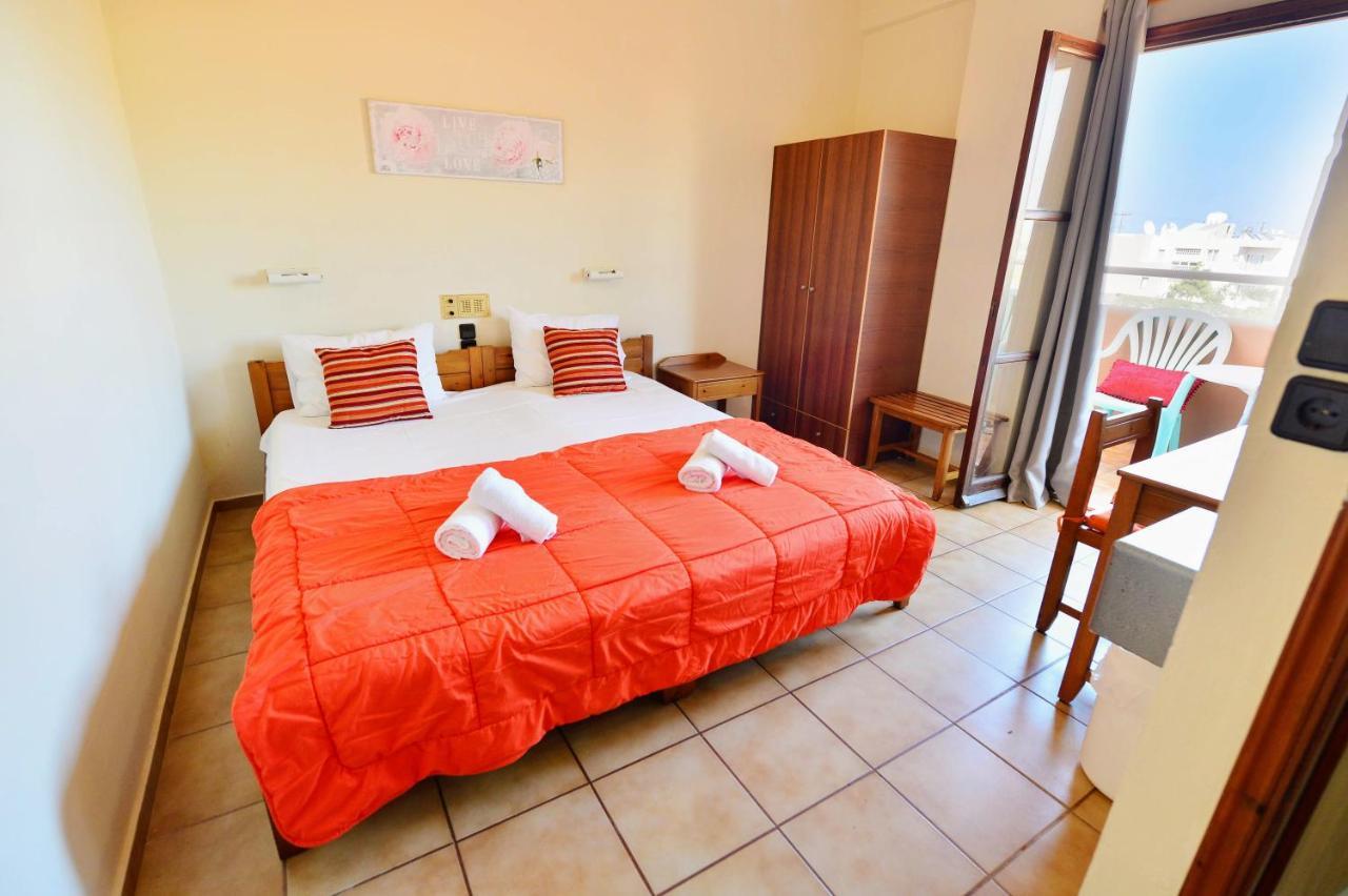 Vergas Hotel Malia Exteriör bild
